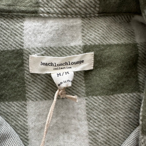 Women’s Shacket - Picture 3 of 5